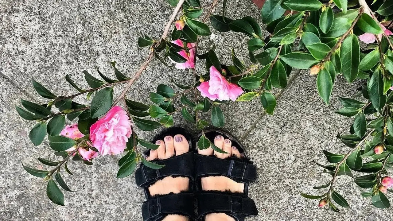 Sandal