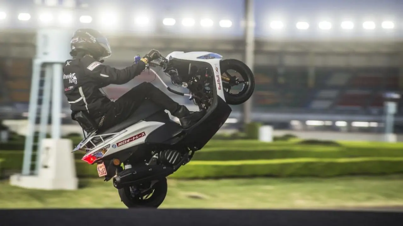 Masaru Abe, Pemegang Wheelie Terpanjang