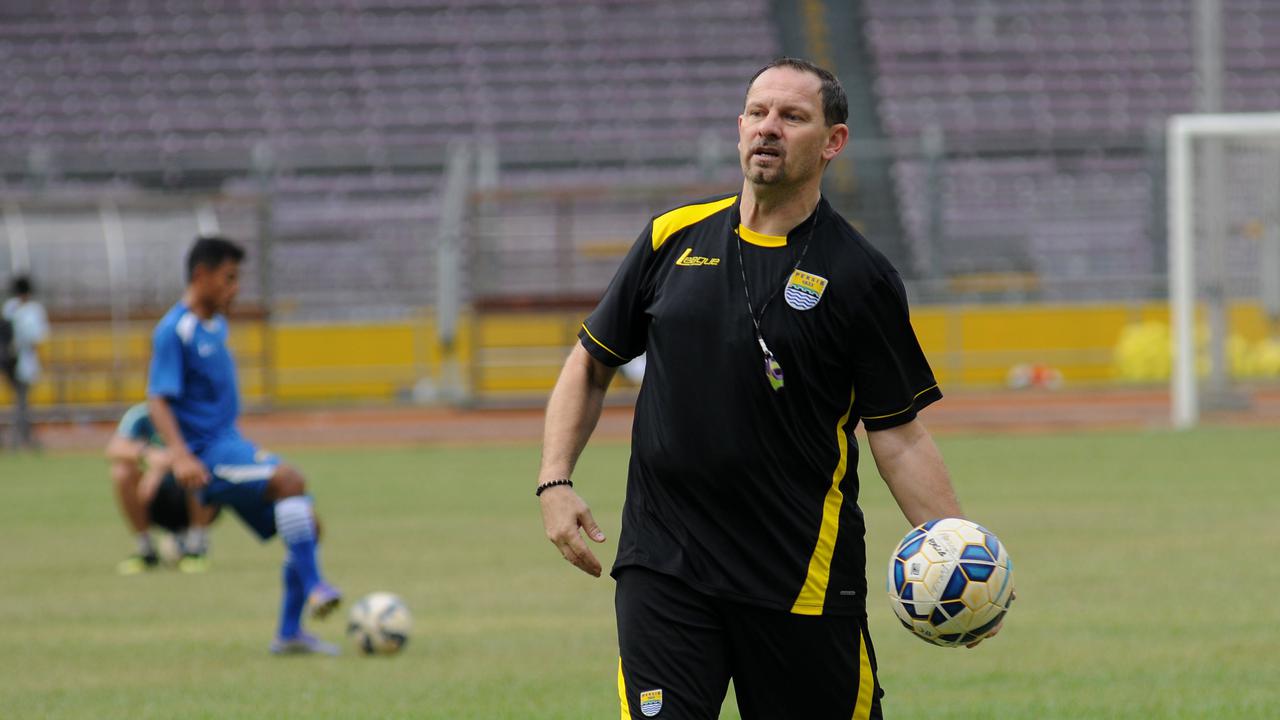 Persib Masih Harus Menilai Dejan di Level Kompetisi