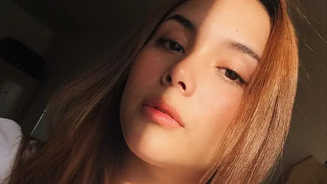 FOTO: Pesona Selfie Greta Irene saat Golden Hour, Memesona