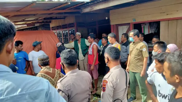 Warga menolak nekropsi bangkai macan dahan. (Liputan6.com/ BKSDA Sumbar)