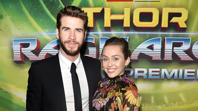 [Bintang] Miley Cyrus dan Liam Hemsworth