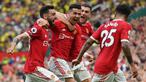 Cristiano Ronaldo baru saja menambah koleksi hattrick-nya bersama Manchester United di Liga Inggris saat menghadapi Norwich City (16/4/2022). Sejak era Premier League pada musim 1992/1993, MU memiliki 7 pemain sebagai pengoleksi hattrick terbanyak bagi Setan Merah. (AFP/Paul Ellis)