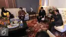 Kunjungan DPD RI ke DPP Partai Golkar, Jakarta, Rabu (9/11). Pertemuan tersebut sebagai silaturahmi DPD dengan Partai Golkar dan membahas isu - isu aktual terkait Pilkada. (Liputan6.com/Johan Tallo)