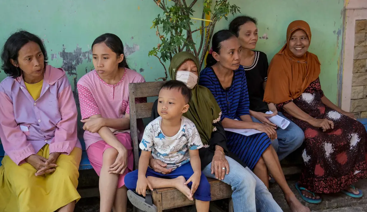 Imunisasi bisa didapatkan di Puskesmas, Pustu ILP, Posyandu Keluarga, PAUD, TK, SD/sederajat dan Faskes imunisasi terdekat. (Juni KRISWANTO/AFP)