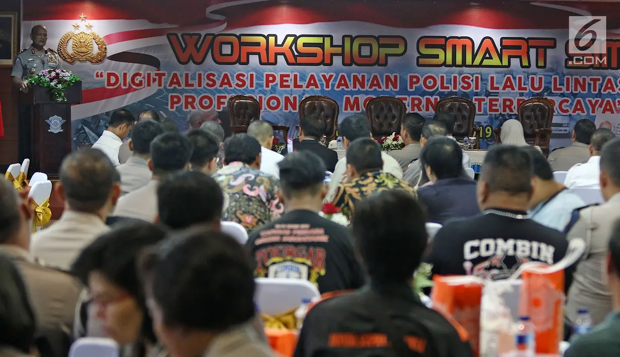 Kakorlantas Polri Irjen Pol Refdi Andri memberi pemaparan dalam Workshop Smart Sim di NTMC, Jakarta, Kamis (5/9/2019). NTMC menggelar Workshop Smart SIM 'Digitalisasi Pelayanan Polisi Lalu Lintas yang Profesional, Modern & Terpercaya'. (Liputan6.com/Herman Zakharia)