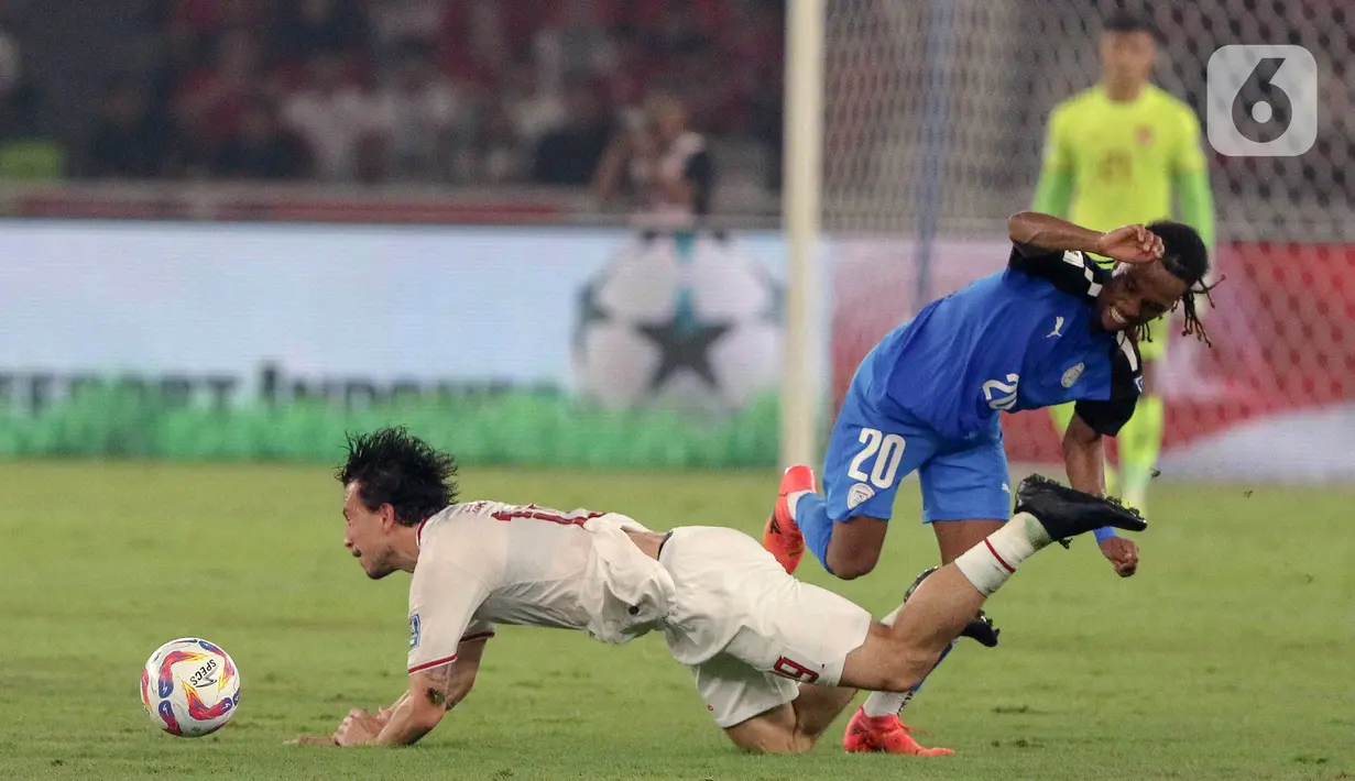Laga antara timnas Indonesia melawan Filipina berjalan cukup alot. (Liputan6.com/Herman Zakharia)
