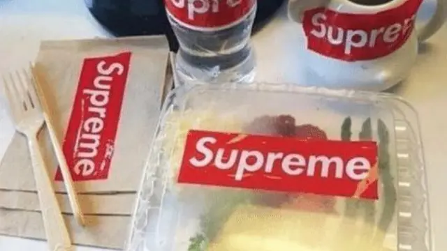6 Meme Kocak Makanan dengan Label Supreme, Jadi Lebih Mahal