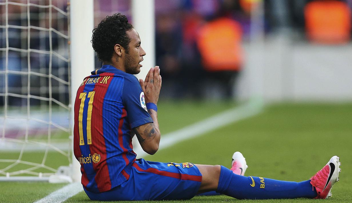 Striker yang tergabung dalam trio MSN bersama Messi dan Suarez ini menghuni Camp Nou sejak 2013 setelah dibeli dari klub Brasil, Santos.  (EPA/Alejandro Garcia)