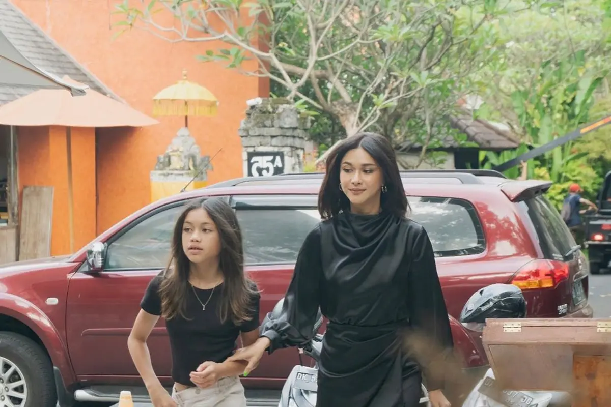 Momen Kompak Nana Mirdad dan Sarah Deana White, Bak Kakak Beradik