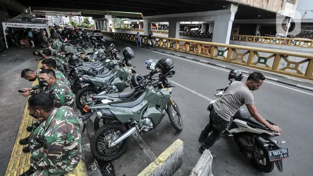 TNI-Polri Jaga Ketat Pasar Tanah Abang