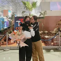 Ririn Ekawati melepas sang putri, Jasmine Abeng, kuliah di luar negeri (Foto: Instagram @ririnekawati)