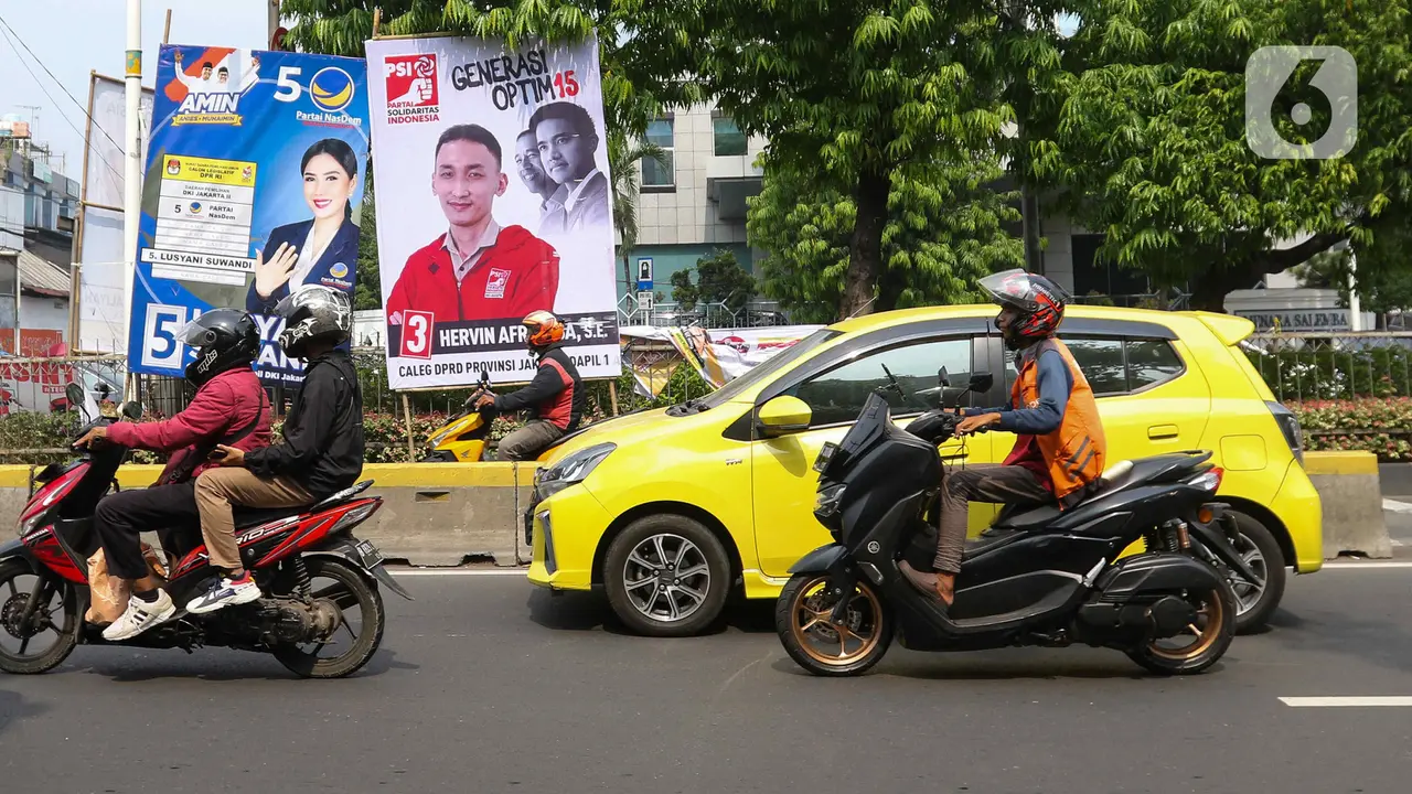Alat peraga kampanye (APK)