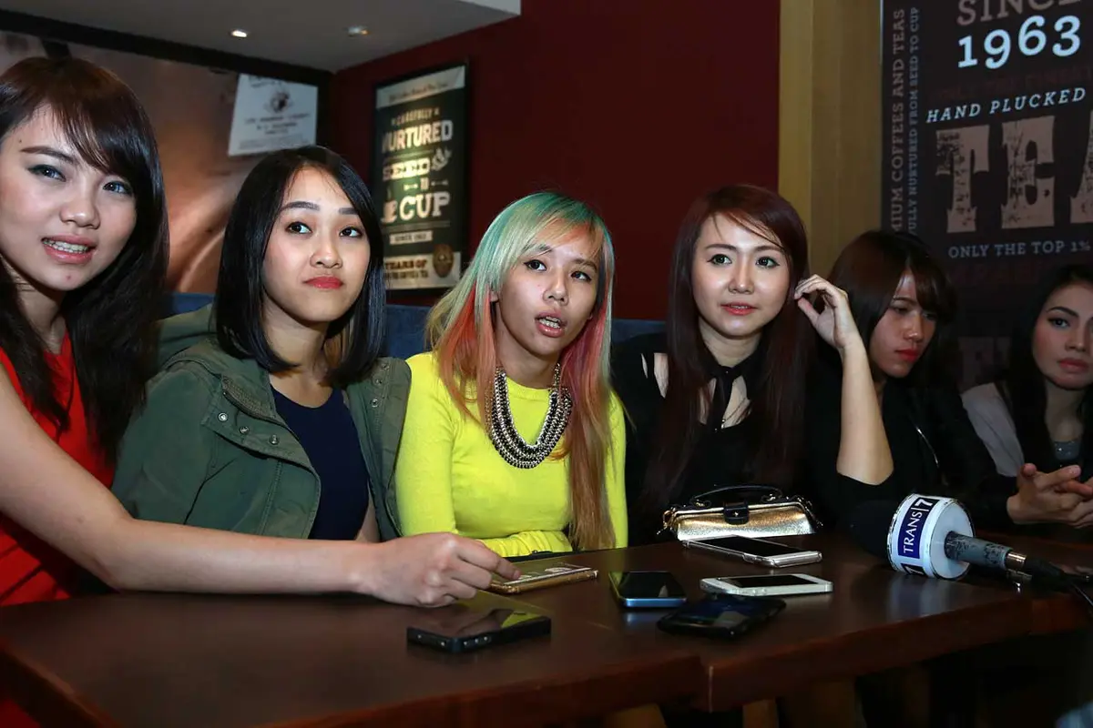 6 Personel Cherrybelle 