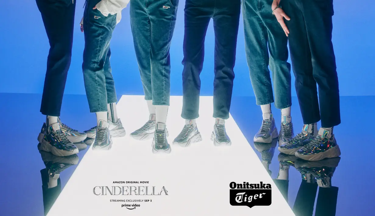 Sneakers kaca dari Onitsuka Tiger ini kemudian diinterpretasikan sebagai sepatu yang bisa membawa seseorang untuk menghadapi segala situasi, mendobrak batasan dan stereotip yang ada. Foto: Document/Onitsuka Tiger.