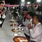 Orang terkaya India Mukesh Ambani memulai pesta prewedding atau perayaan menjelang pernikahan putranya dengan memberi makan lebih dari 50.000 orang di kampung halamannya. (Reliance/AFP)
