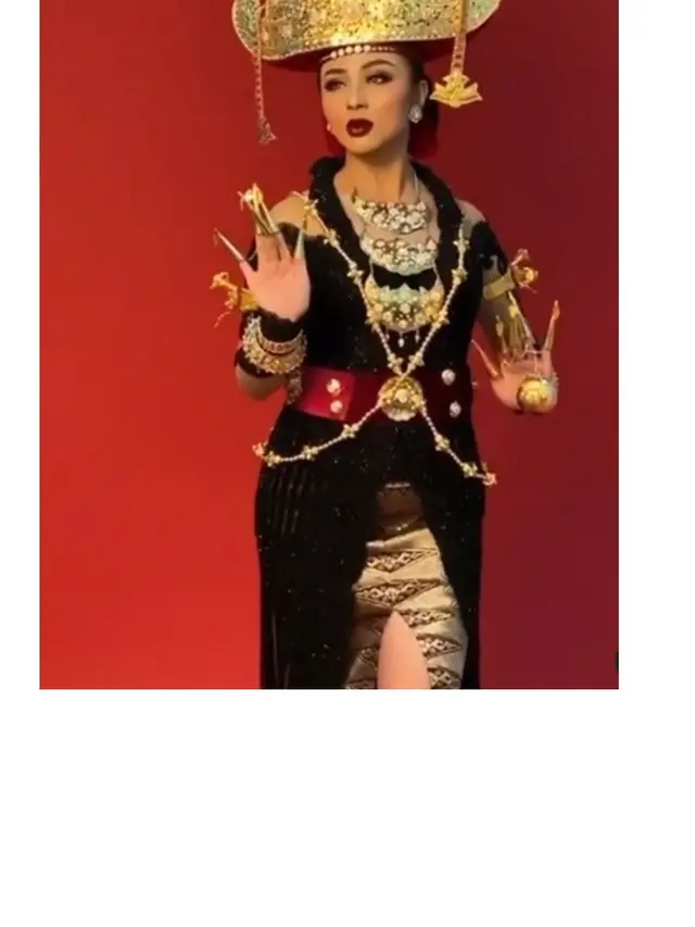 Pakai Kebaya dan Adat Lampung, Ini 6 Pesona Margin Wieheerm Calon Istri Ali Syakieb