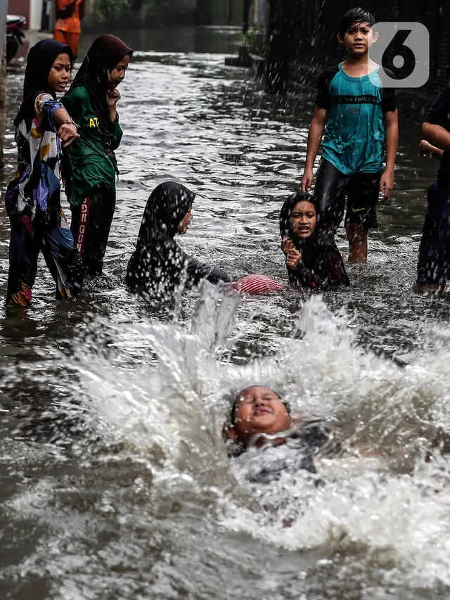 Banjir Rendam Permukiman Warga di Kebayoran Baru