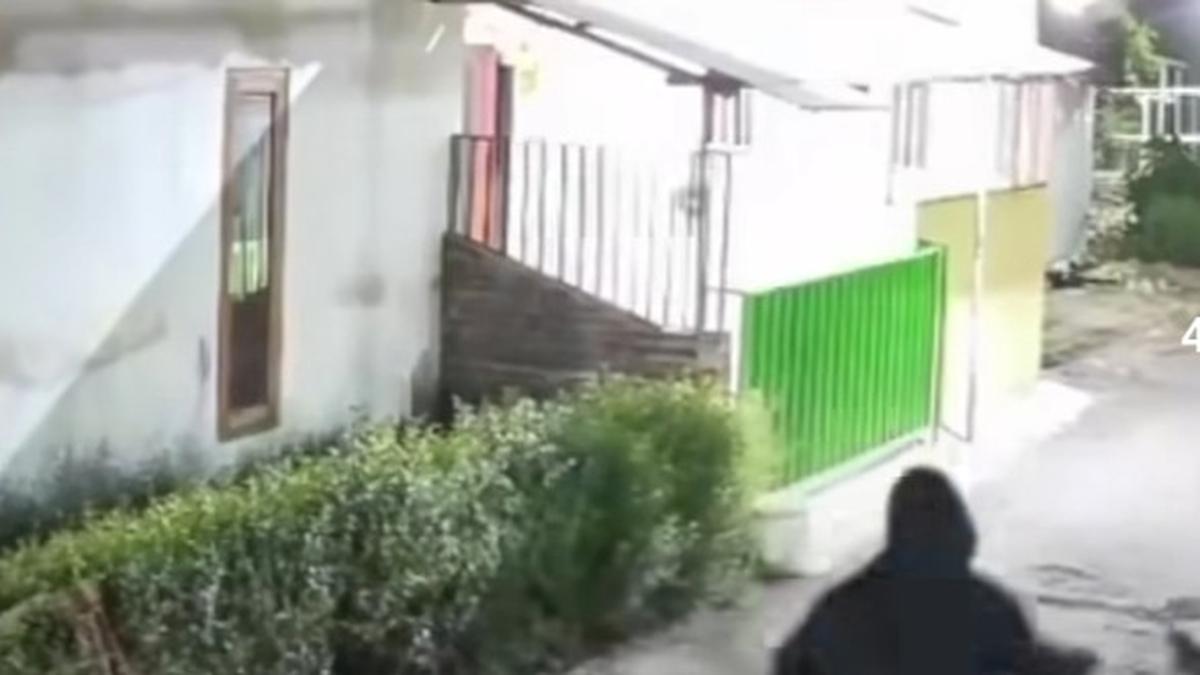 Teror Bondet Sasar Rumah Debt Collector di Probolinggo