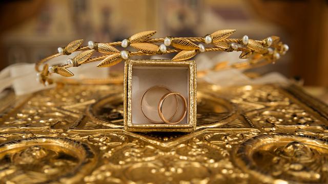 Ilustrasi perhiasan emas