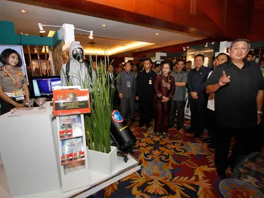 Rabu (30/4/14) pukul 10.00, Presiden Susilo Bambang Yudhoyono mengunjungi pameran di Bidakara, Jakarta (Liputan6.com/Herman Zakharia)