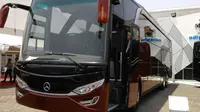 Bus yang dipamerkan ini menggunakan bodi terbaru yang khusus dibuat oleh Karoseri Adiputro yang diberi nama Jetbus HD 2.