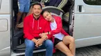 Meski aktif di media sosial, namun Oka Antara jarang mengumbar kehidupan pribadinya. Aktor berusia 41 tahun ini sudah 14 tahun menjalani bahtera rumah tangga dengan Rara Wiritanaya. Keduanya hidup dengan damai dan jauh dari gosip. Tak jarang, mereka juga unjuk kekompakan dengan memakai busana senada. (Liputan6.com/IG/@oks_antara)