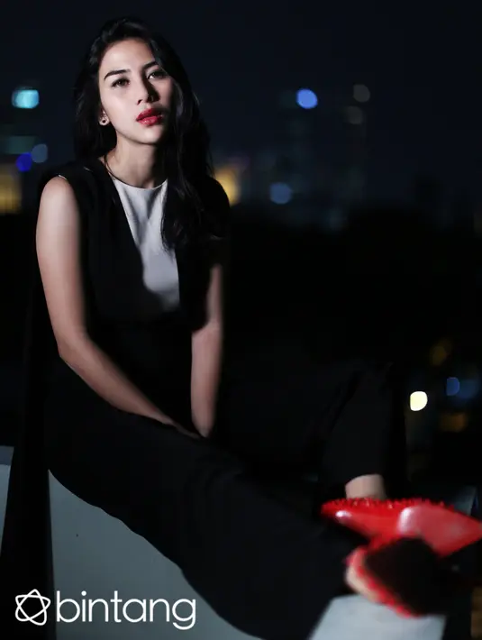 Saat ditemui di kawasan Menteng, Jakarta Pusat beberapa waktu lalu, artis berusia 22 tahun ini mengaku sempat mengalami keterpurukan keluarga yang membuatnya tidak bisa berbuat apa-apa. (Nurwahyunan/Bintang.com)