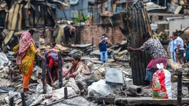 Kebakaran di Dhaka, Bangladesh pada Jumat 16 Agustus 2019 (AFP PHOTO)