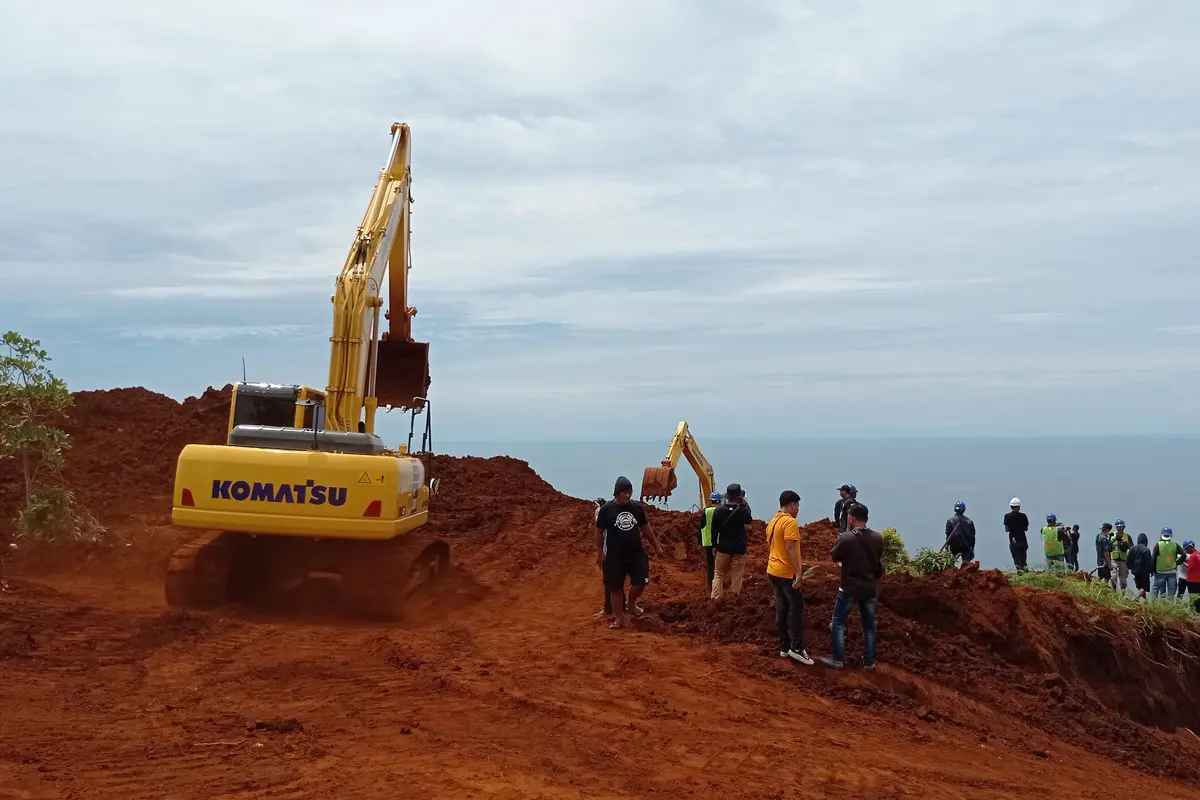 Pihak kuasa hukum tambang di Kolaka Utara meminta perlindungan hukum ke Polres setelah karyawan masuk dan mengamankan lokasi tambang.(Liputan6.com/Ahmad Akbar Fua)