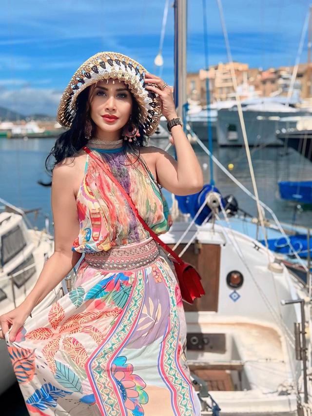 7 Potret Diah Permatasari yang Awet Muda di Usia 53 Tahun, Sempat Disebut Banyak Gaya