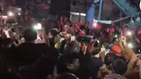 Pria Hendak Bunuh Diri di Papan Reklame Daan Mogot Bikin Heboh Warga, Ini Penyebabnya