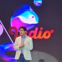 Managing Director of EMTEK Group dan CEO Surya Citra Media, Sutanto Hartono saat menjadi pembicara pada ajang Asia Pacific Media Forum (APMF) di Bali Nusa Dua Convention Center (BNDCC), Bali,&nbsp;Jumat (21/10/2022). Pasca absen akibat pandemi Covid-19, Asia Pacific Media Forum (APMF) tahun ini kembali digelar di BNDCC Nusa Dua, Bali pada 20-21 Oktober 2022. (FOTO: Dok. Istimewa)