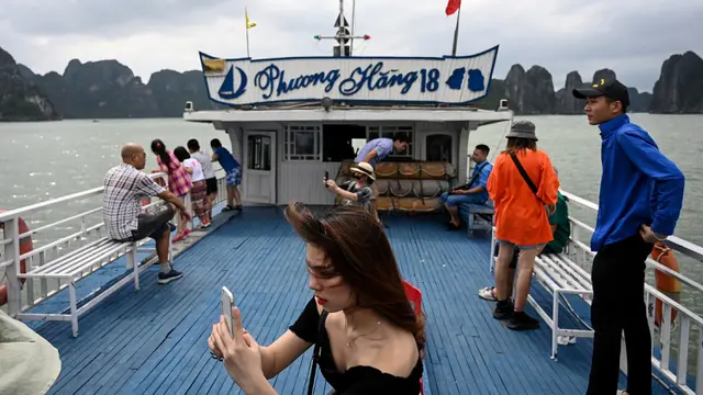 Corona Mereda, Wisata Vietnam Kembali Menggeliat