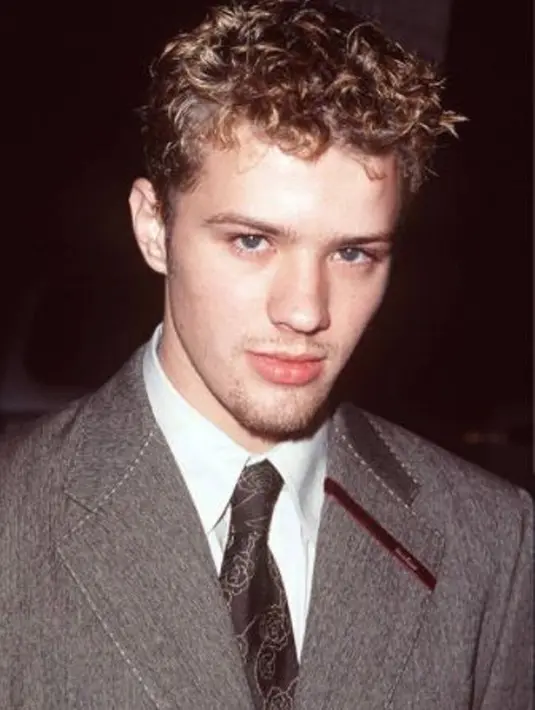 Ryan Phillippe miliki wajah kelewat tampan ya! (WireImage/GettyImage/E!News)