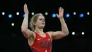 Ia menjadi wanita Amerika ketiga yang memenangkan emas, setelah Helen Maroulis pada tahun 2016 dan Tamyra Mensah-Stock pada tahun 2021. Wanita mulai bertanding gulat di Olimpiade pada tahun 2004. (Luis ROBAYO / AFP)