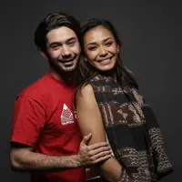 Reza Rahadian dan Adinia Wirasti, pemain film Criitical Eleven.