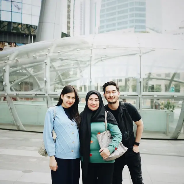Potret Kompak Syahnaz Sadiqah dan Ibu Mertua, Akur dan Bahagia