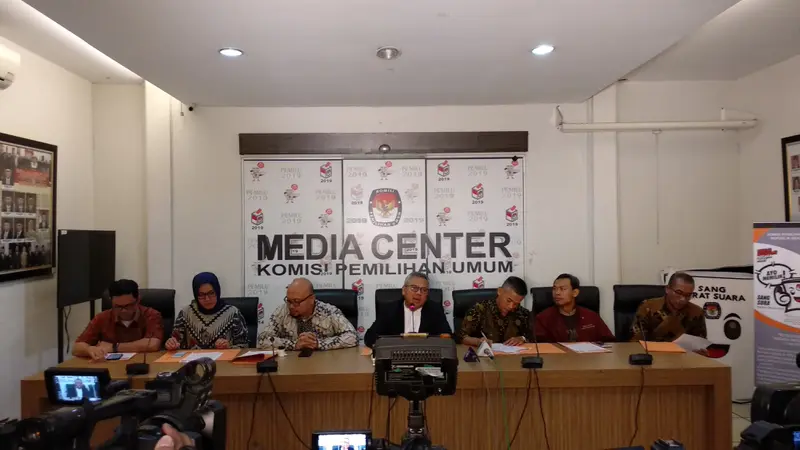 Konferensi Pers yang digelar Komisioner KPU Pusat (Liputan6.com/Nafiysul Qodar).