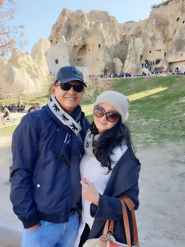 34 Tahun Bersama, Ini 6 Momen Romantis Roy Marten dan Anna Maria