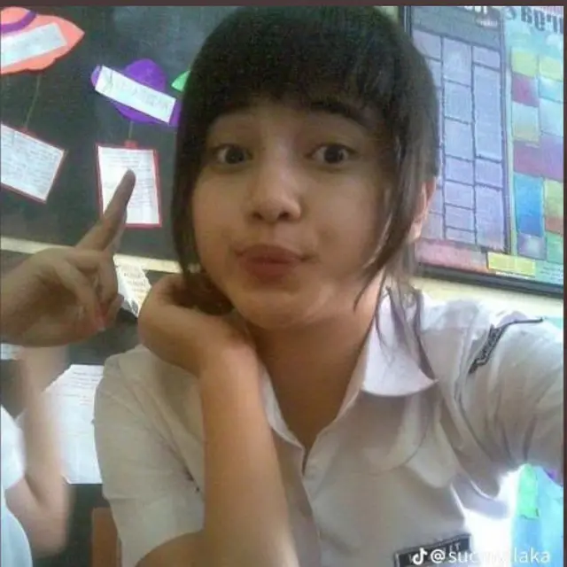 Viral Zaman Friendster dan FB, Ini 6 Potret Transformasi 'Cewek Cantik' Tirani Dwitasari