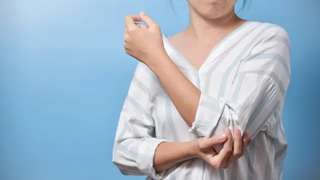 Perempuan Lebih Sering Alami Nyeri Sendi Dibanding Laki-Laki, Mitos atau Fakta Sih?