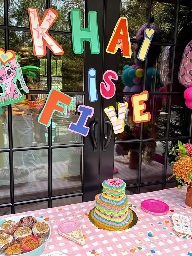 Dekorasi ulang tahun ke-5 Khai Putri Gigi Hadid. [@gigihadid]