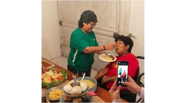 Kaki Suti Karno Sudah Dua Bulan Diamputasi Karena Diabetes, Ini 6 Potret Terkini