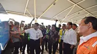Menteri Perhubungan Budi Karya Sumadi mengunjungi Bandara Sultan Hasanuddin di Makassar, Sulawesi Selatan, Sabtu (17/6/2017). (Liputan6.com/Fauzan)