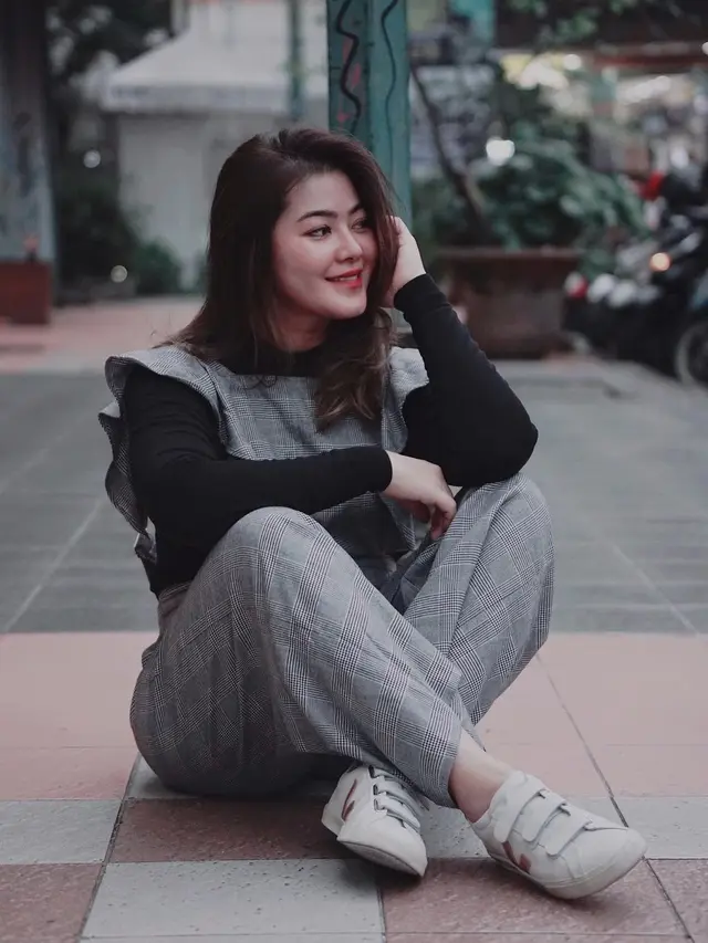 7 Potret Terbaru Sherin Tharia, Mantan Istri Zumi Zola yang Kini Tanpa Hijab