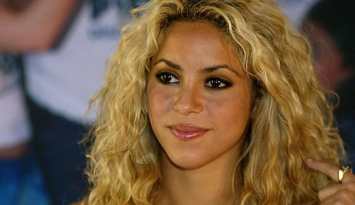 Dilansir dari Ranker, Shakira pernah disiksa oleh mantan apcarnya. Hal itu membuatnya menjadi simbol dari kekuatan perempuan di dunia. (MARTIN BUREAU / AFP)