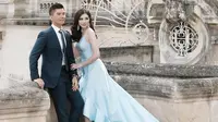 Jusup Maruta Cayadi dan Clarissa Wang pasangan yang rencana pernikahannya viral di media sosial. (dok. Instagram @njsmakeup/https://www.instagram.com/p/BqxBJkDnjLG/Asnida Riani)
