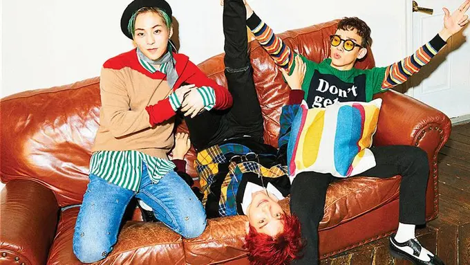 [Bintang] Gaya Nyentrik EXO-CBX di Teaser Comeback Blooming Days