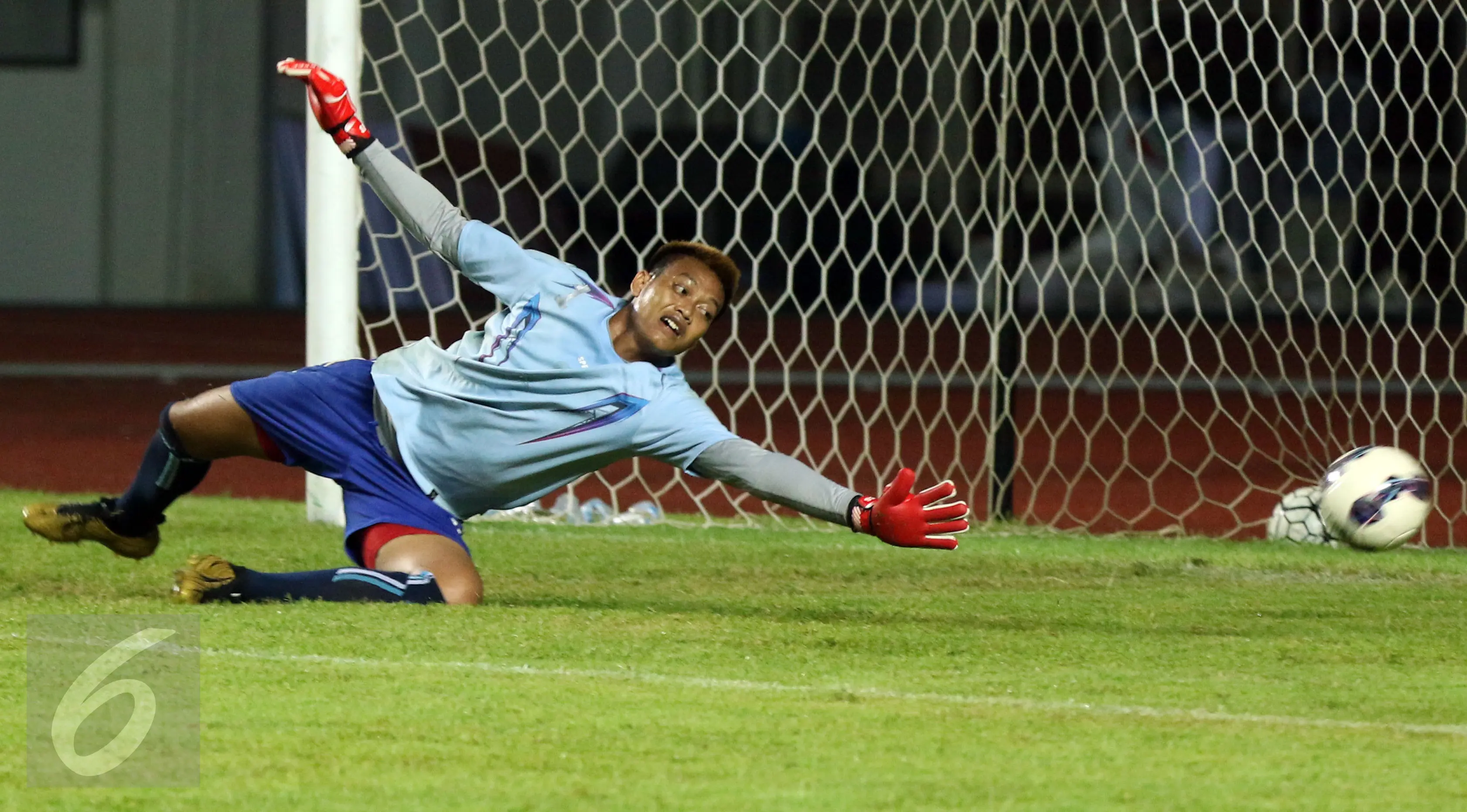 Kiper Arema FC Kurnia Meiga. (Liputan6.com/Helmi Fithriansyah)